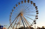 Albero di Natale e ruota panoramica. L’accensione domenica 24